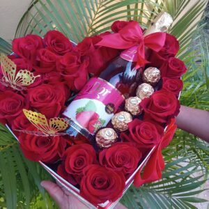 Luxury Heart Box – Red Roses, Chocolates & Sparkling Wine